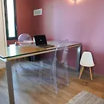 Contemporary With Sea View In 別荘 イエール