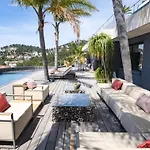 Contemporary With Sea View In 別荘