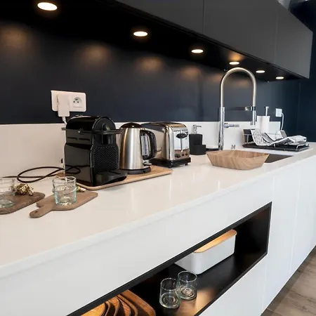 Contemporary With Sea View In بيت للعطل