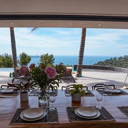 بيت للعطل Contemporary With Sea View In