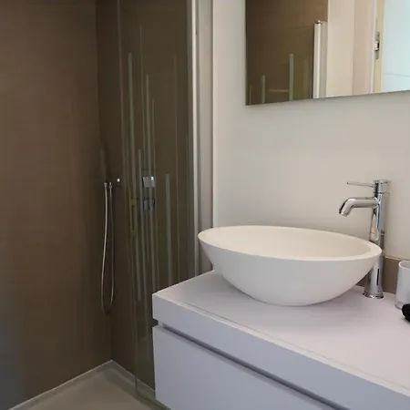 Contemporary With Sea View In بيت للعطل