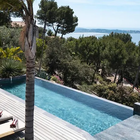 بيت للعطل Contemporary With Sea View In