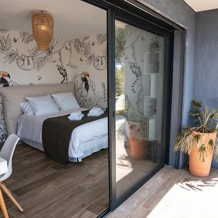 Contemporary With Sea View In Σπίτι διακοπών *